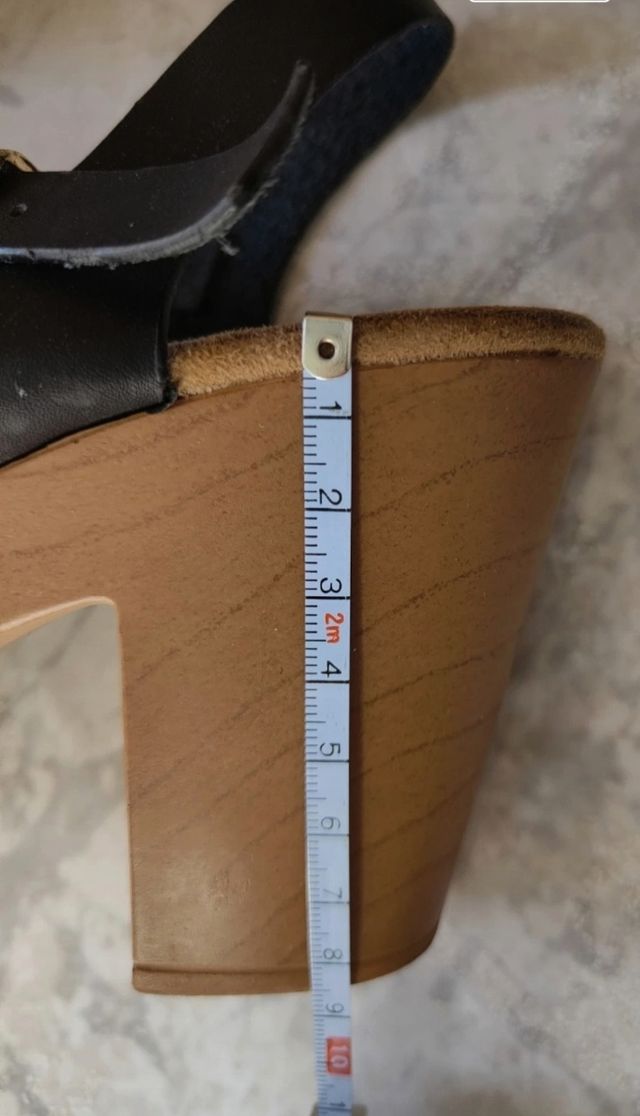 ZAPATOS DE TACÓN. NÚMERO 36