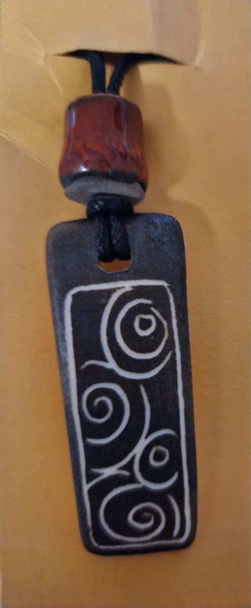 CONJUNTO COLLAR Y PENDIENTES PINTADOS A MANO