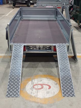 remolque galvanizado con rampas