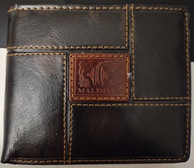 CARTERA DE CUERO DE MALDIVAS