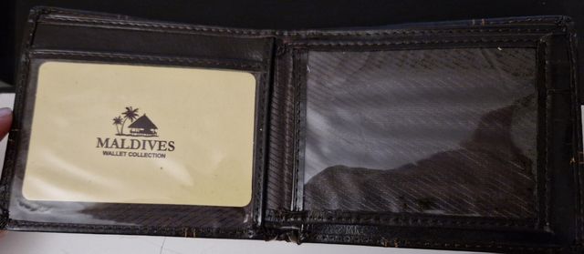 CARTERA DE CUERO DE MALDIVAS