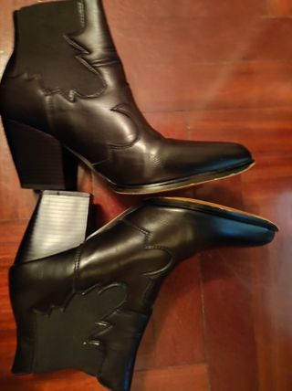 Botines camperos negros Talla 39