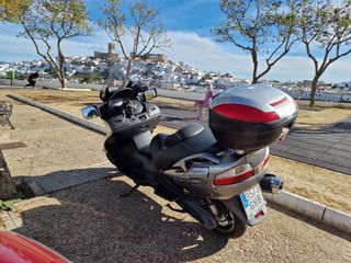 SUZUKI BURGMAN AN 650 EXECUTIVE