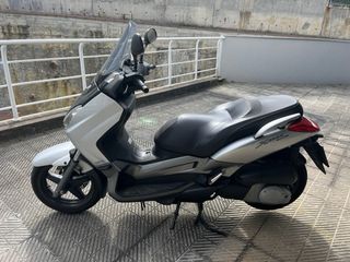 yamaha xmax 250 inyeccion. Impecable 
