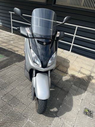yamaha xmax 250 inyeccion. Impecable 
