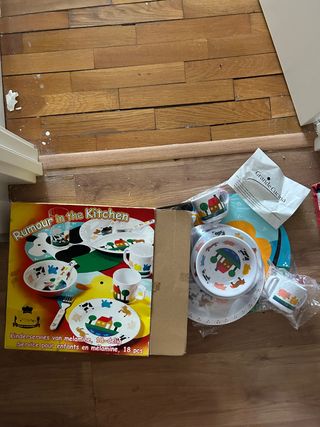 VAJILLA BEBÉ PRECIOSO DIEÑO EN CAJA GRANDE