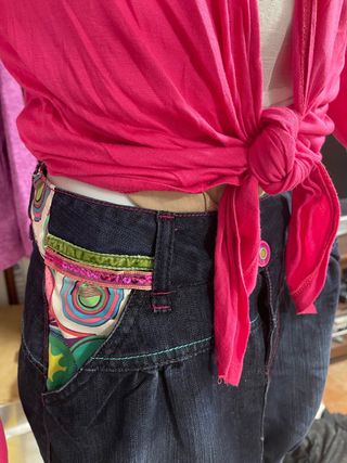 conjunto falda desigual y chaqueta rosa