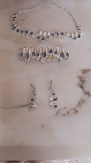 Collar, pulsera y pendientes de acero.JOSCA