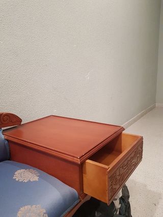 Telefonera antigua con divan