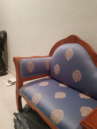 Telefonera antigua con divan