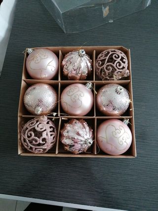 Sfere natalizie rosa