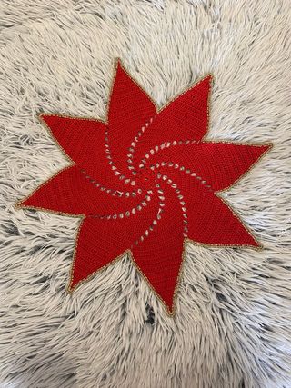 Centrino natalizio fatto a uncinetto