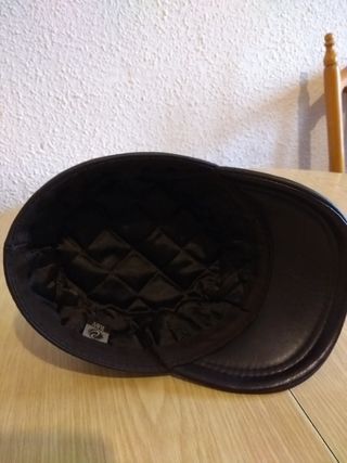 GORRA DE CUERO