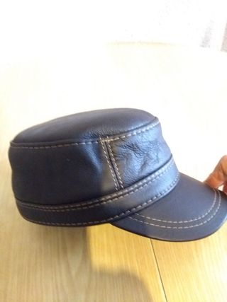 GORRA DE CUERO