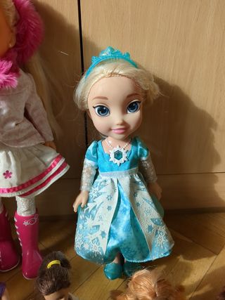 Muñecas, Nancys  y princesas