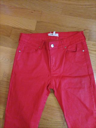 Pantalón rojo