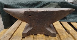 Antiguo Yunque de 133kg