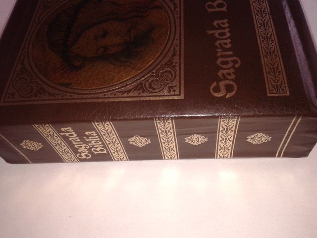 SAGRADA BIBLIA, LOTE DE 2 BIBLIAS, COMO NUEVAS