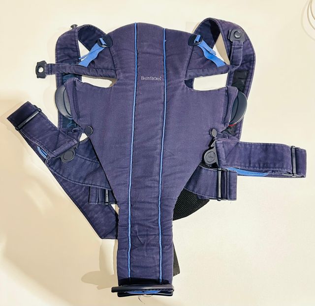 Mochila portabebés. BabyBjorn. Ergonómica.