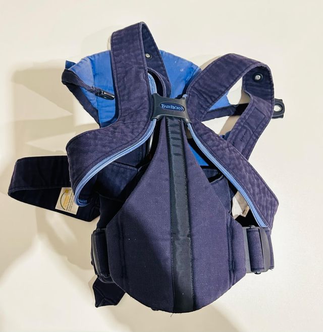 Mochila portabebés. BabyBjorn. Ergonómica.