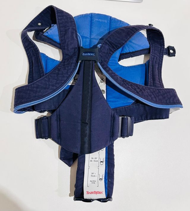 Mochila portabebés. BabyBjorn. Ergonómica.