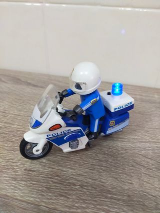 Moto policía Playmobil