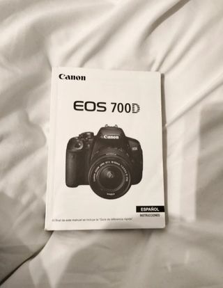 CÁMARA CANON EOS 700D