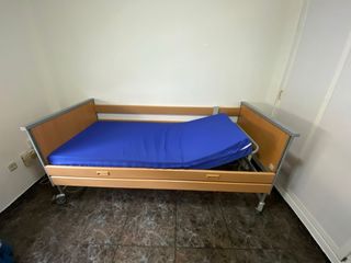 Cama articulada y colchon antiescaras