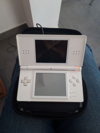 Nintendo DS lite