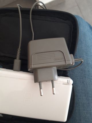 Nintendo DS lite