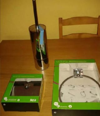 Nuevo. Accesorio para papel higiénico. Roca