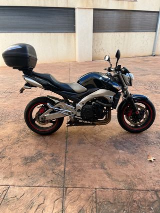 Suzuki GSR 600