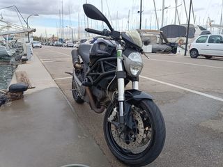 Ducati Monster 696