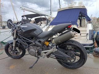 Ducati Monster 696