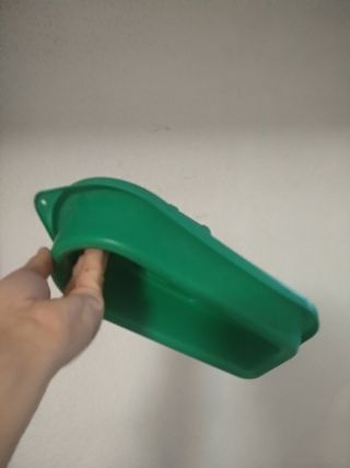 Barco de juguete de plástico para baño o mar