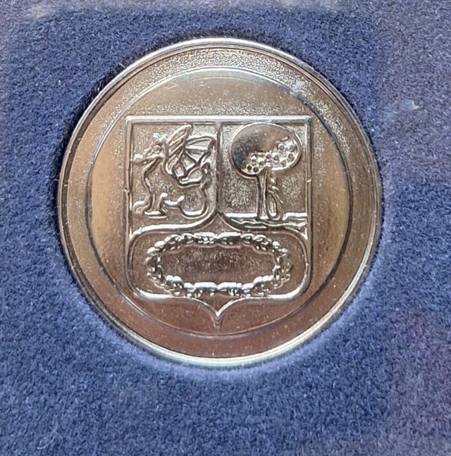 REAL MADRID C.F. - ESCUDOS CONMEMORATIVOS