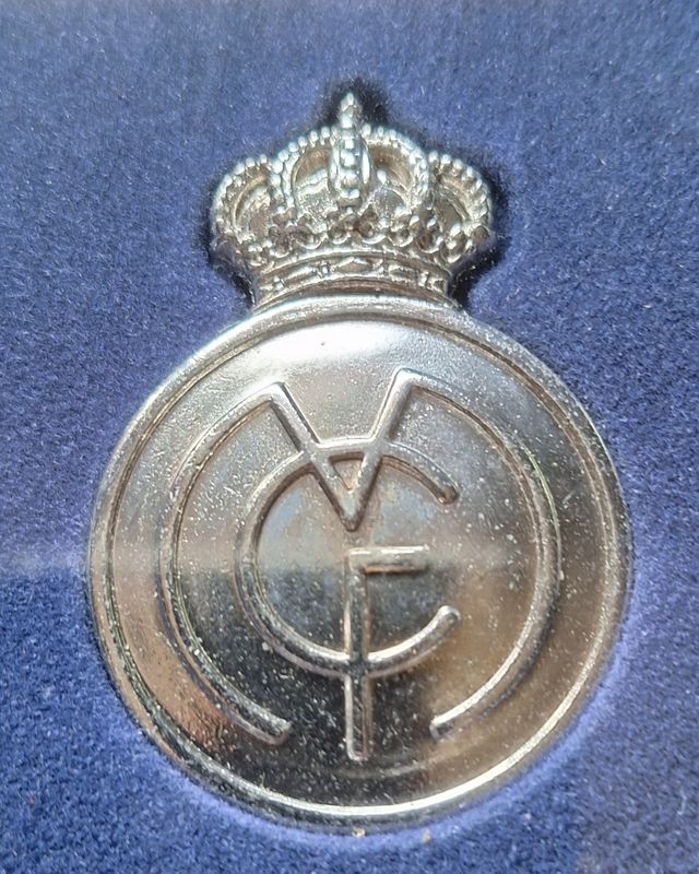 REAL MADRID C.F. - ESCUDOS CONMEMORATIVOS