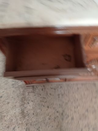 Mueble aparador de entrada muy antiguo tallado