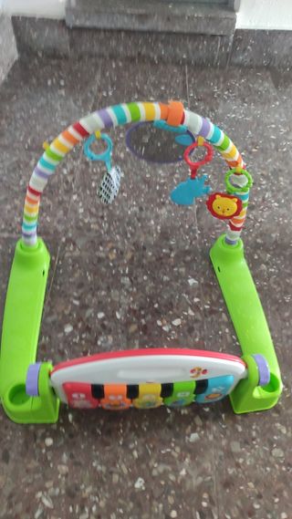 Gimnasio bebe con juegos y sonidos