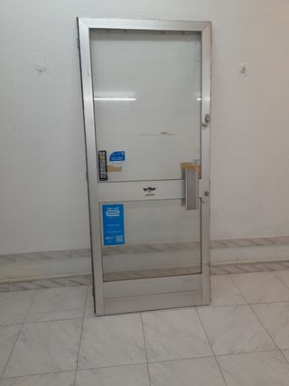 Puerta de aluminio sin marco, escucho ofertas