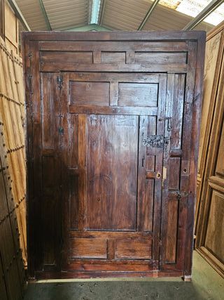 Puerta antigua de exterior