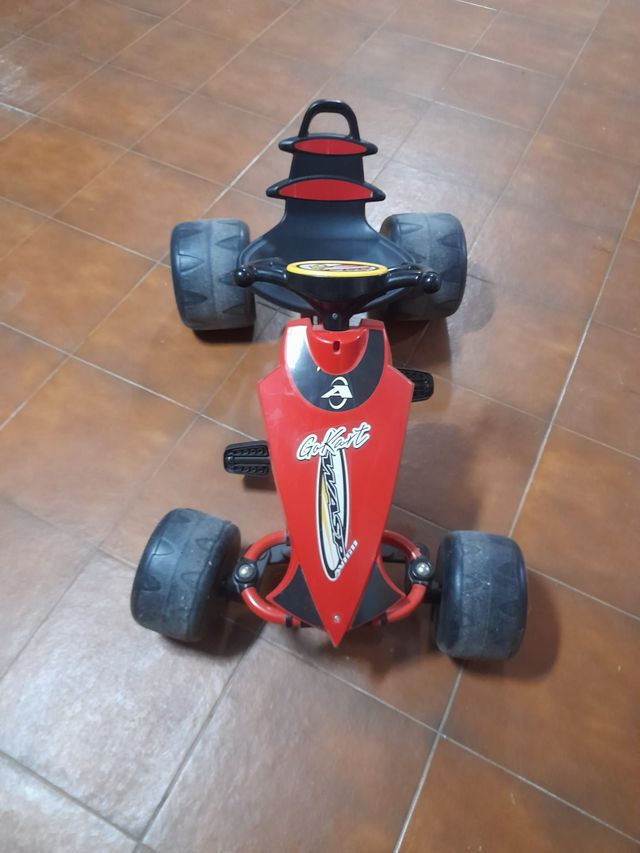Coche kart a pedales.