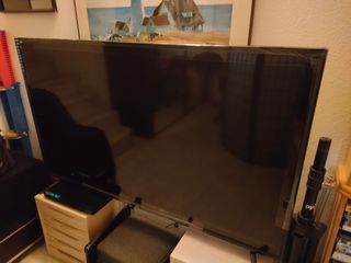 Televisor LED grande SVAN 60".Panel roto. Solo 20e