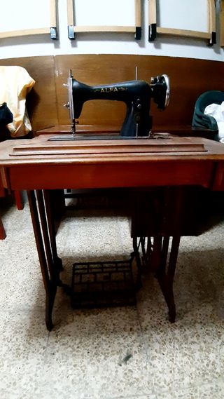 Máquina de coser Alfa