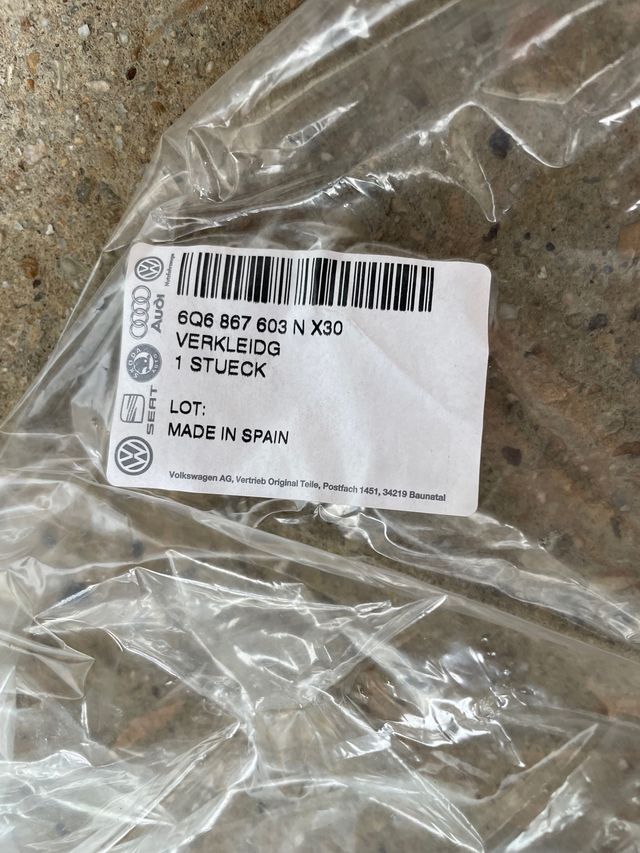 guarnecido de porton posterior - volksvagen Polo