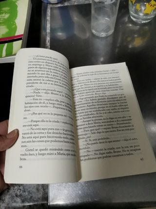 El niño con el pijama de rayas