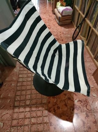 Silla tipo mariposa tela azul y blanca