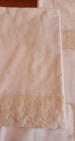 Juego de sabanas antiguas (sabana encimera y almoh