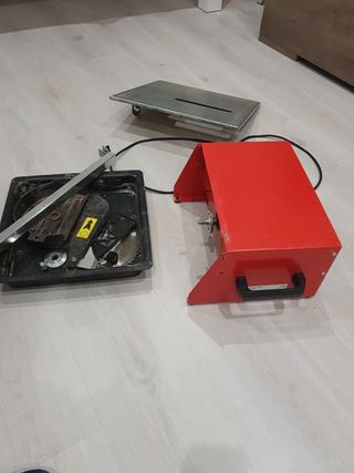 Máquina para cortar azulejos