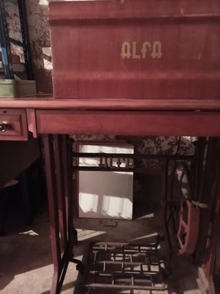 Maquina de coser Alfa